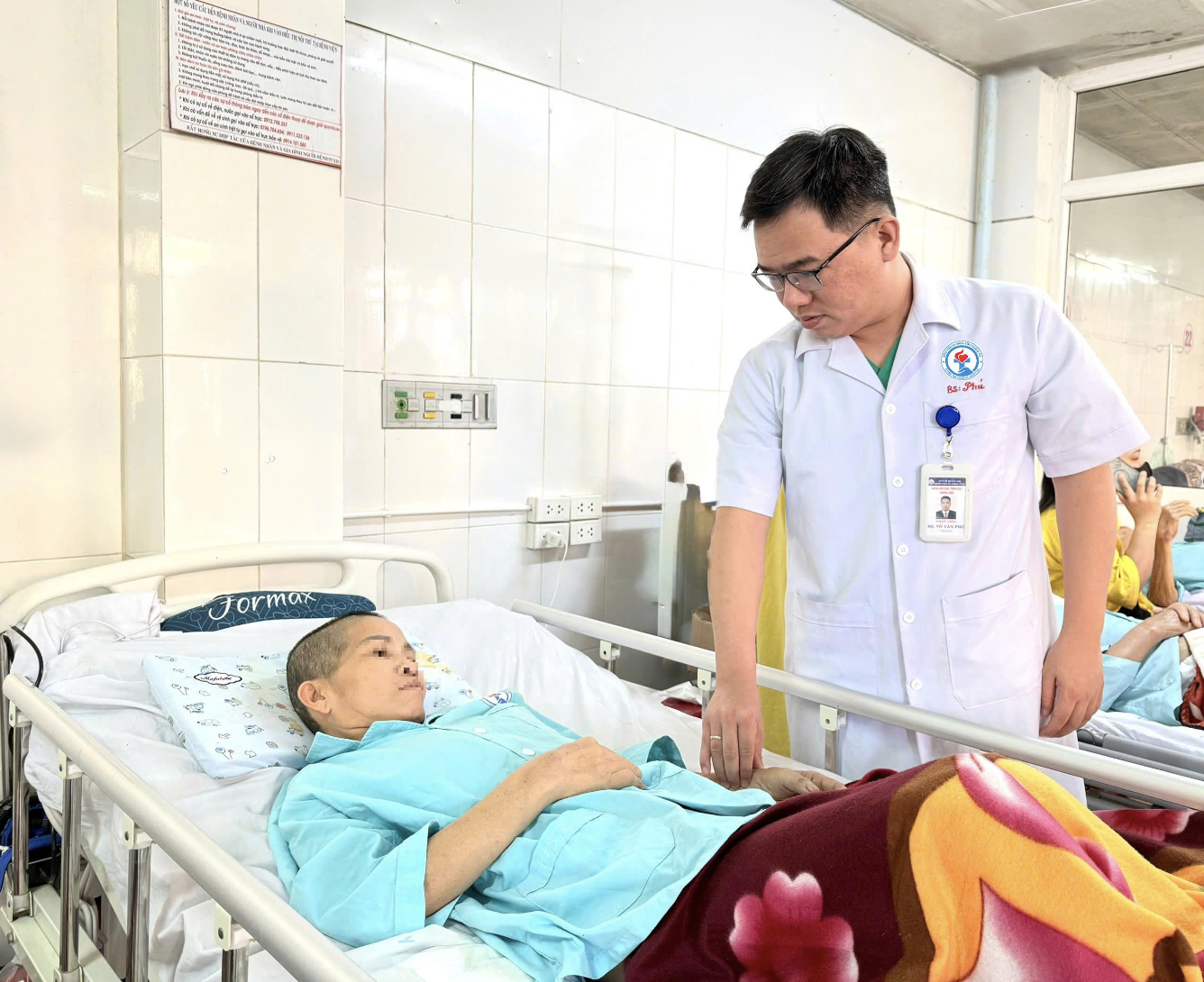 Hôn mê vì xuất huyết não, người phụ nữ được cứu sống sau 45 phút can thiệp mạch